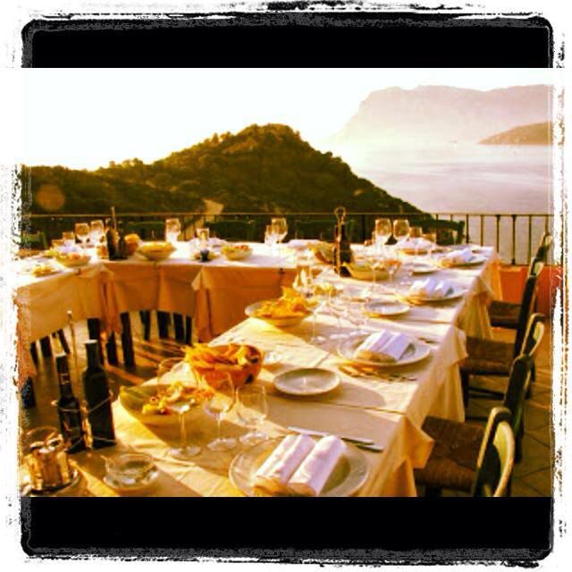 La-tua-cena-in-ottima-compagnia-a-cala-sole