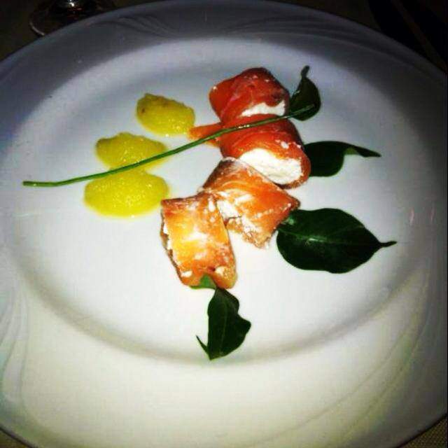 Salmone-marinato-con-formaggio-di-caprino